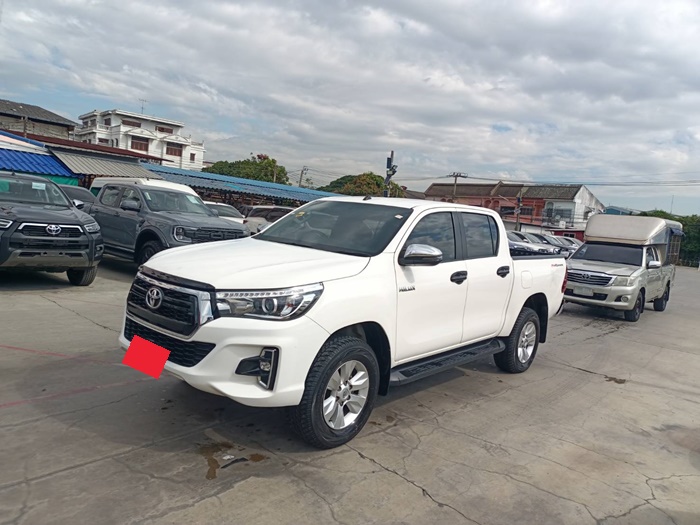 TOYOTA Hilux