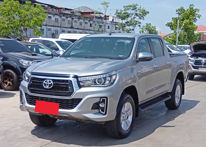 TOYOTA Hilux