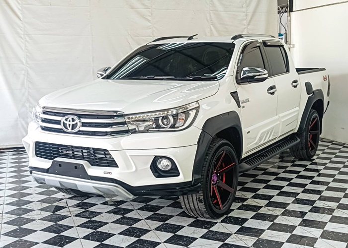 TOYOTA Hilux