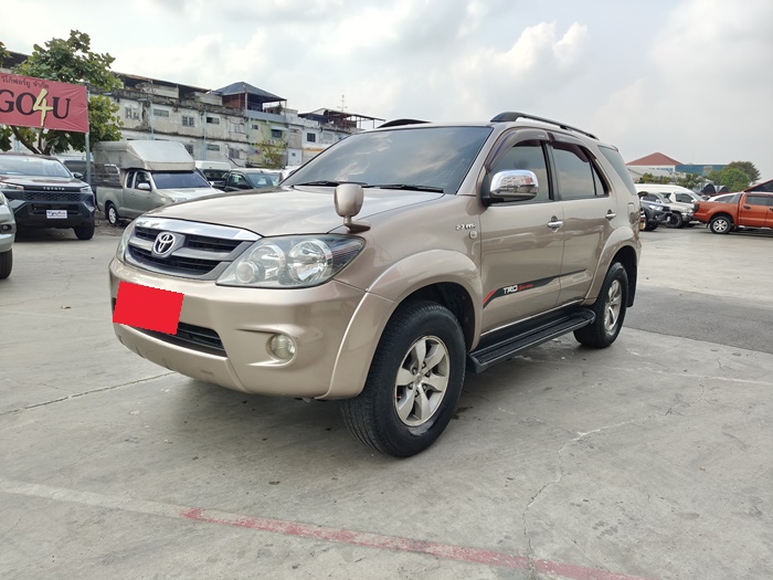 TOYOTA Fortuner