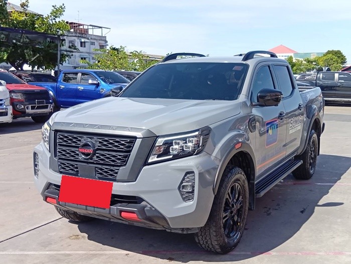 NISSAN Navara