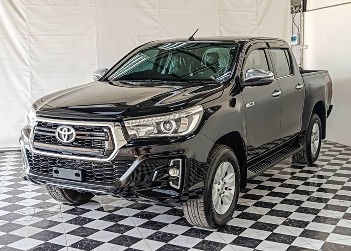 TOYOTA Hilux