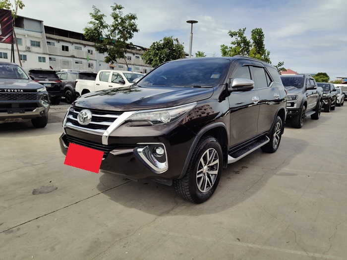 TOYOTA Fortuner