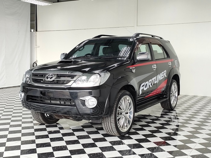 TOYOTA Fortuner