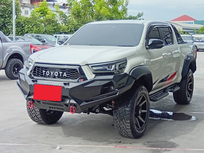 TOYOTA Hilux