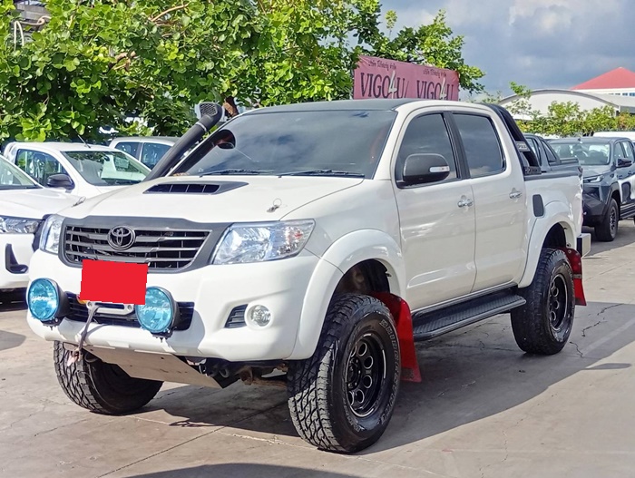 TOYOTA Hilux