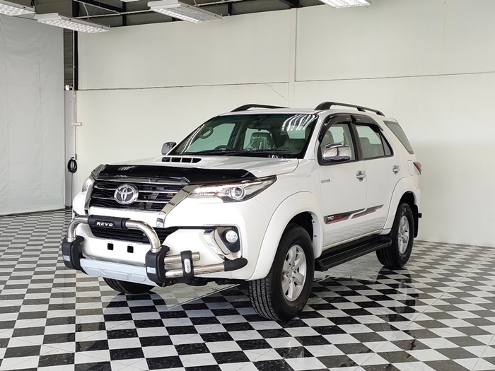 TOYOTA Fortuner