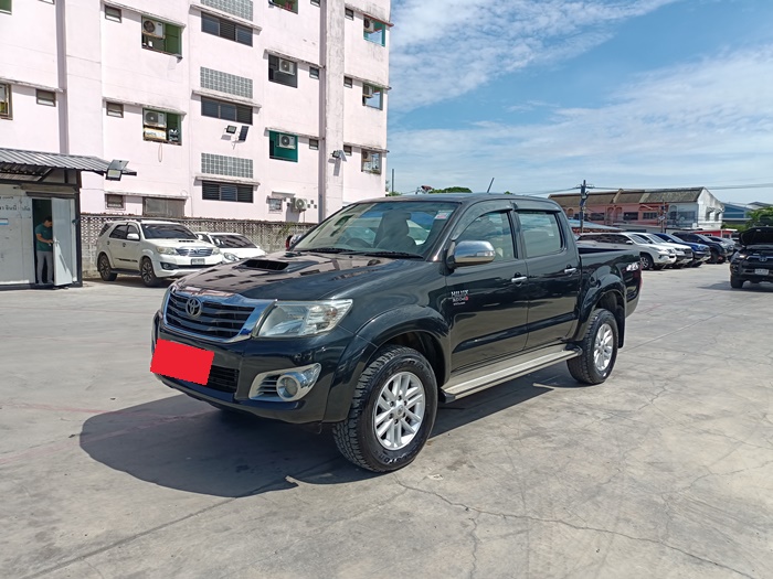 TOYOTA Hilux