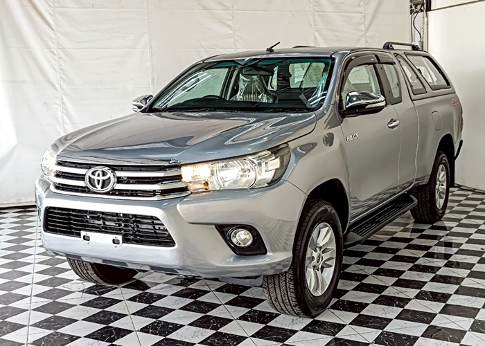 TOYOTA Hilux