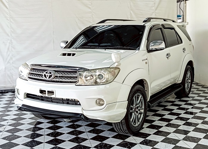 TOYOTA Fortuner