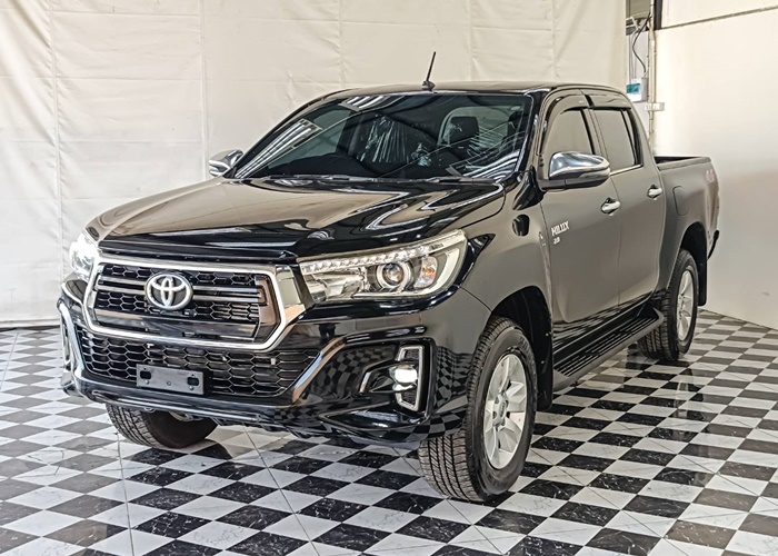 TOYOTA Hilux
