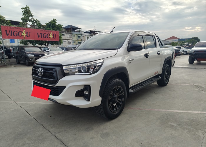 TOYOTA Hilux