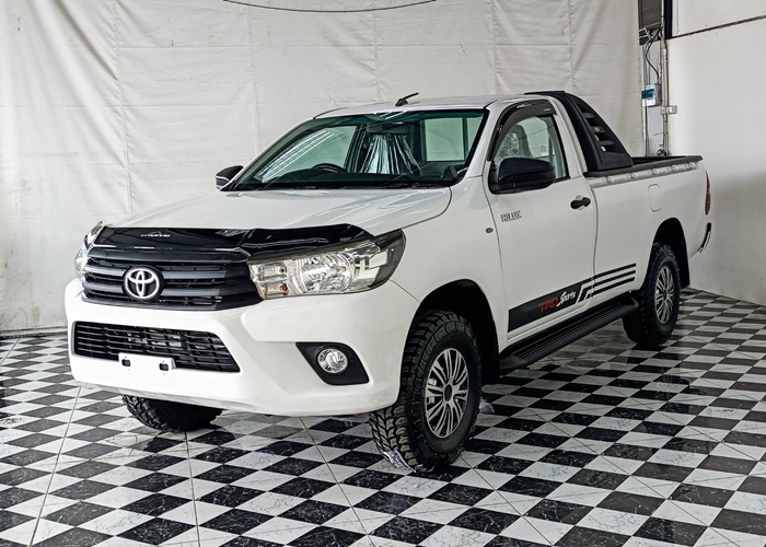 TOYOTA Hilux