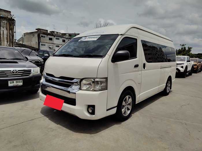 TOYOTA COMMUTER