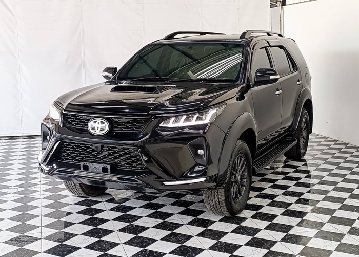 TOYOTA Fortuner