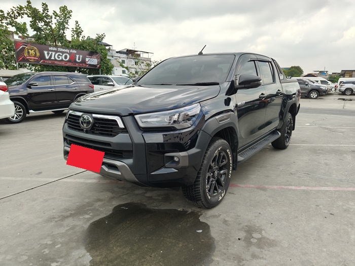 TOYOTA Hilux