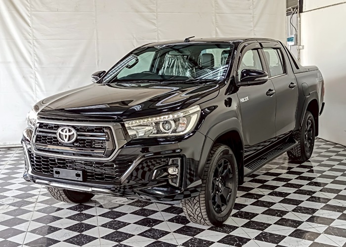 TOYOTA Hilux