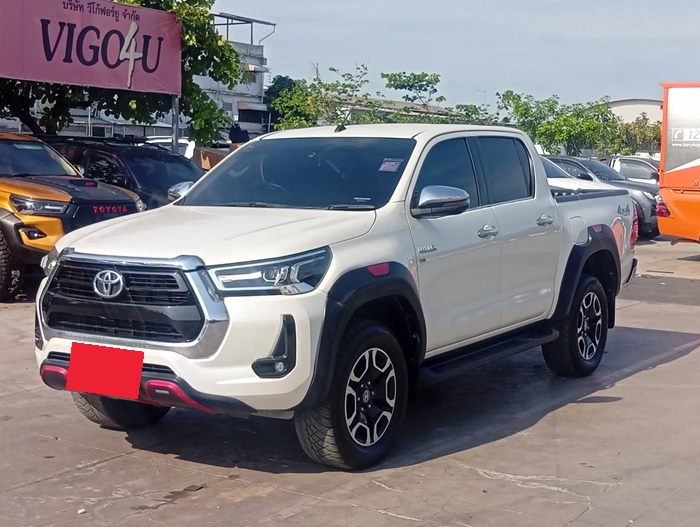 TOYOTA Hilux