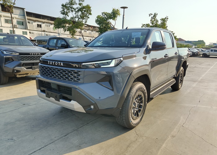 TOYOTA HILUX TRAVO PREMLUM