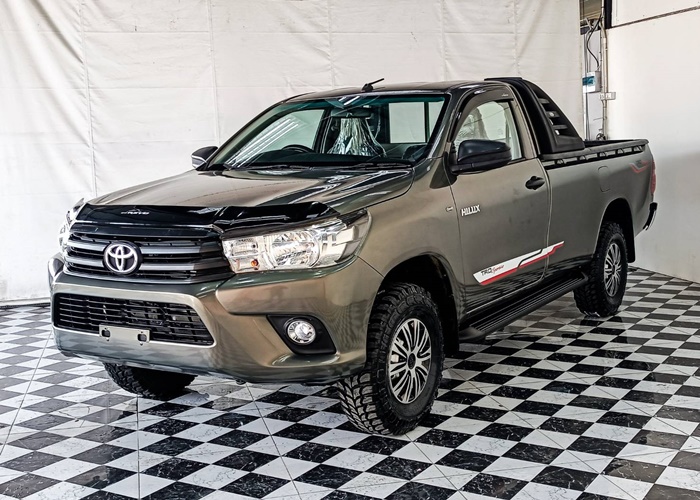 TOYOTA Hilux