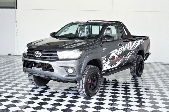 TOYOTA Hilux