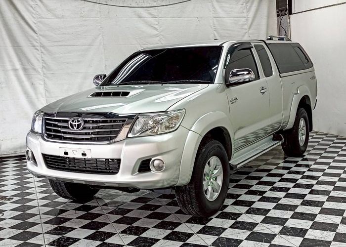 TOYOTA Hilux