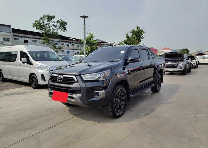 TOYOTA Hilux