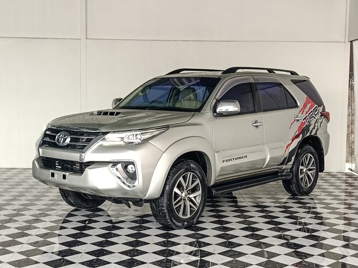 TOYOTA Fortuner