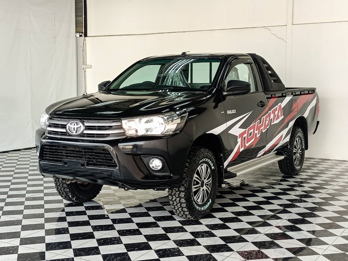 TOYOTA Hilux