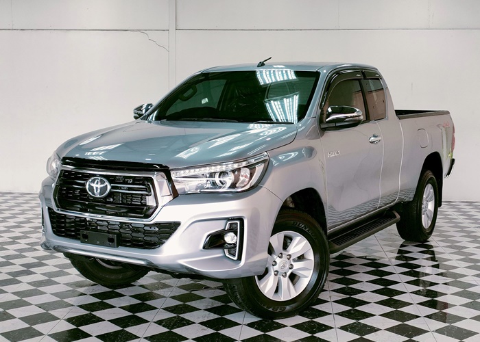 TOYOTA Hilux