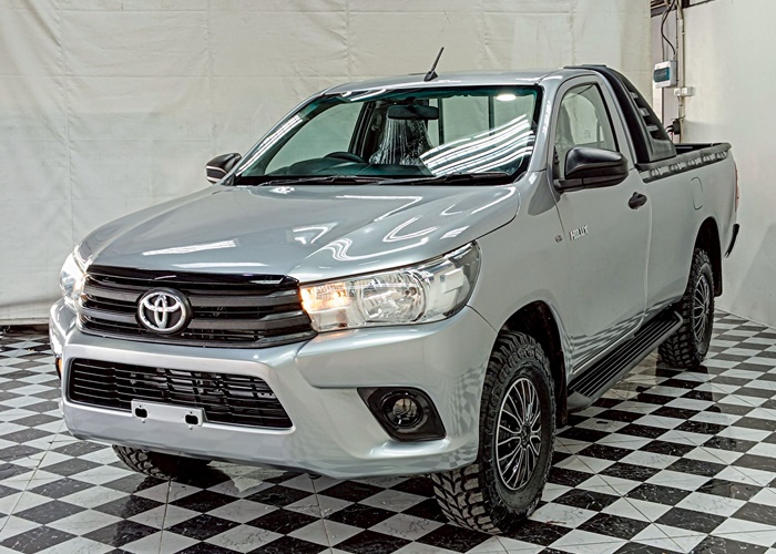 TOYOTA Hilux