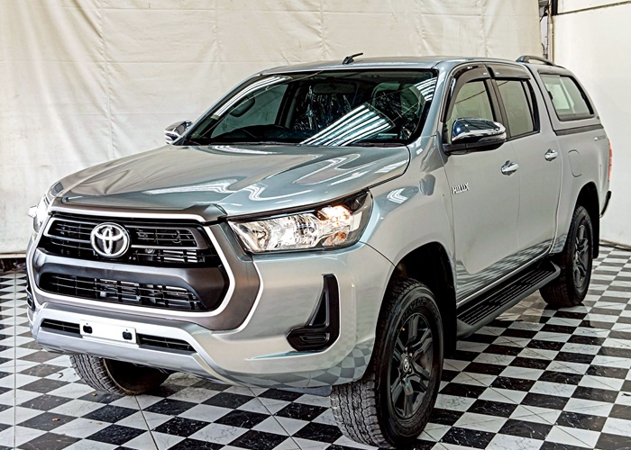 TOYOTA HILUX REVO