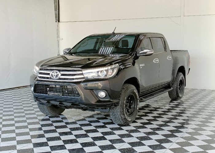 TOYOTA Hilux