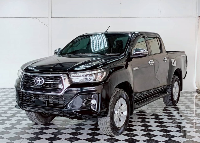 TOYOTA Hilux