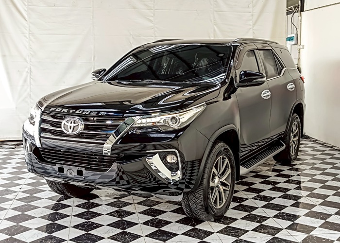 TOYOTA Fortuner