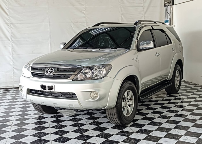 TOYOTA Fortuner