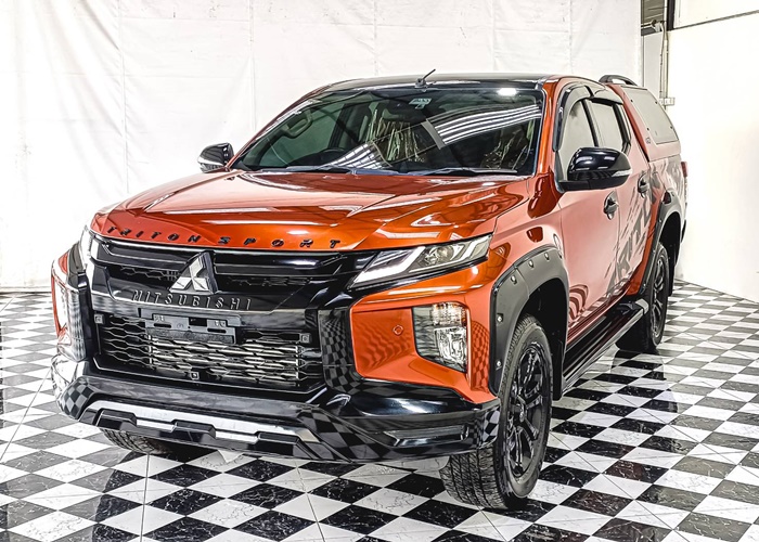 MITSUBISHI Triton