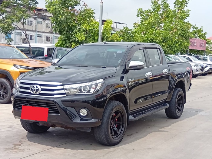 TOYOTA Hilux