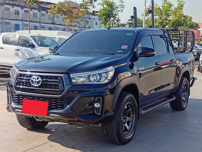TOYOTA Hilux