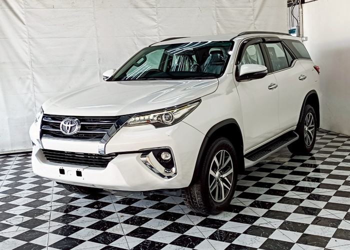 TOYOTA Fortuner