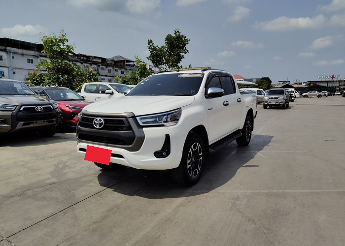 TOYOTA Hilux