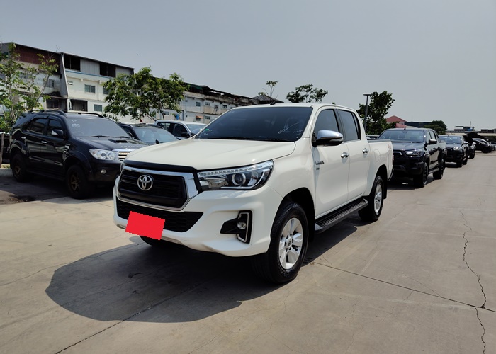 TOYOTA Hilux