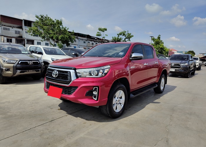 TOYOTA Hilux