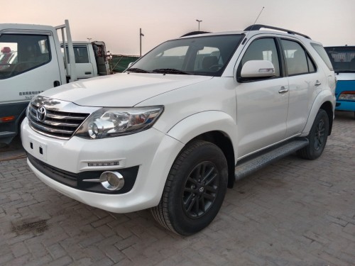 TOYOTA Fortuner