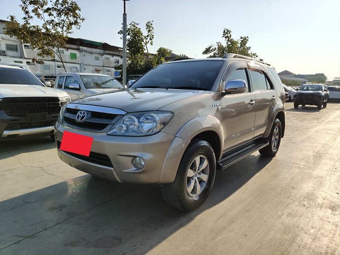 TOYOTA Fortuner