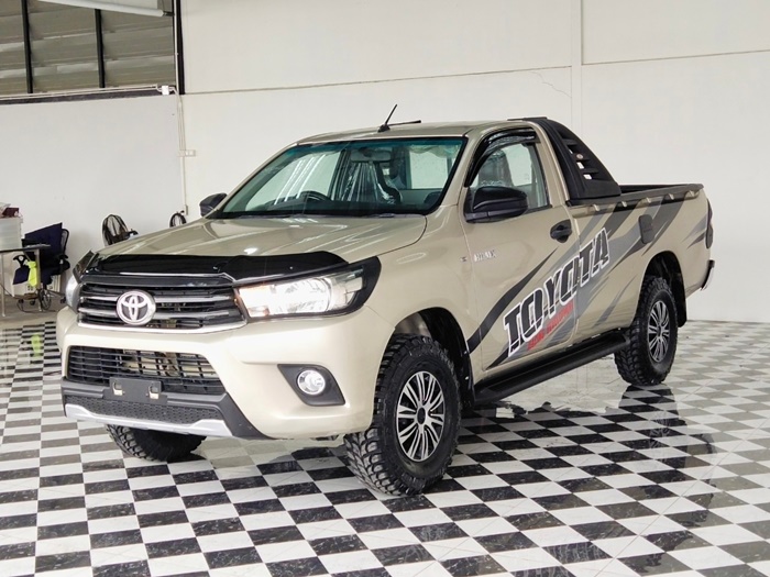 TOYOTA Hilux