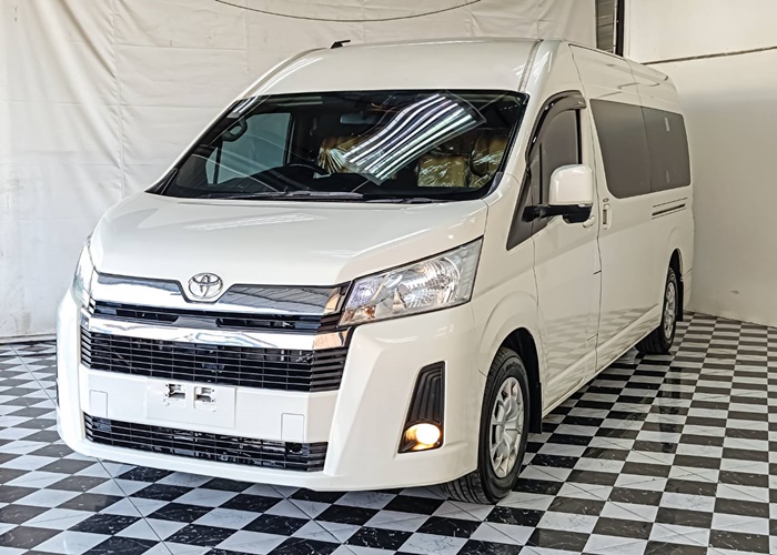 TOYOTA COMMUTER
