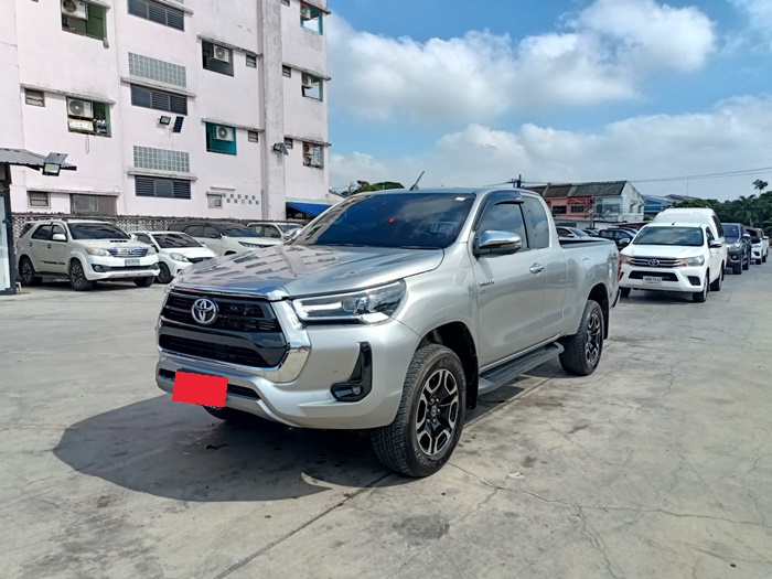 TOYOTA Hilux