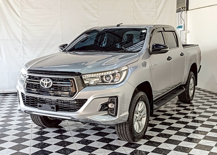 TOYOTA Hilux