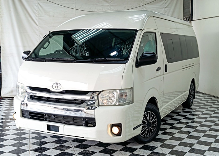 TOYOTA COMMUTER